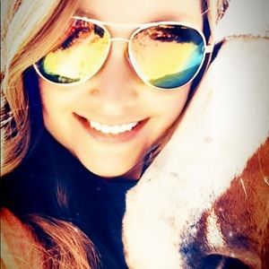 Meet your Posher, Victoria